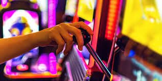 Filipino player checking live sports betting odds on lotto draw mobile